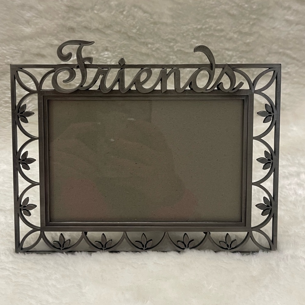 Friends Metal Frame
